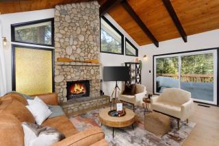 Pet Friendly Treetop Cabin w/Deck & Forest Views - Twin Peaks - 9
