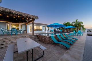 Royal Palm Paradise! Waterfront, Private Pool & Hot Tub, Boat Dock! - Bradenton - 9