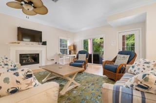 Sweet Home Anna Maria! Private pool home less than 5 min walk to beach! - Holmes Beach - 2