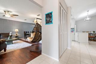 Jerry's Gem! Beautiful private pool home near Anna Maria Island! - Bradenton - 3
