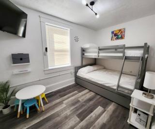 Beach Oasis, Mins to CP & SF, King/WD/Pet OK - Sandusky - 5
