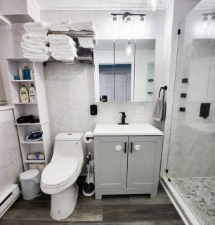 Beach Oasis, Mins to CP & SF, King/WD/Pet OK - Sandusky - 2