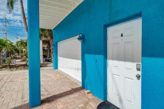 Sea Site Retreat Unit A! Great amenities nearby! Short walk to the beach! - Bradenton Beach - 1