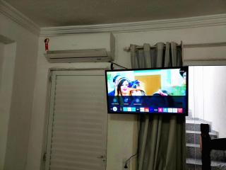 Suíte até 4 pessoas com Ar TV e Frigobar - Cabo Frio - 1