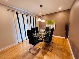 Family-Friendly 3BR Home with Backyard - Montreal - 8