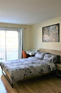 Family-Friendly 3BR Home with Backyard - Montreal - 5