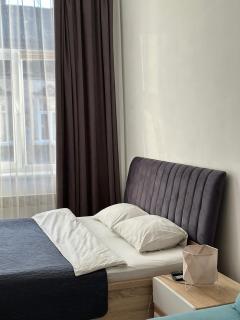ROMANTIC Apartments-near Opera House 5/8 - Lviv - 0