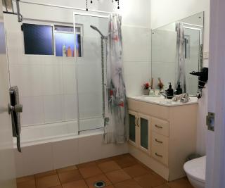 Lakefront Stone Cottage - Yungaburra - 1