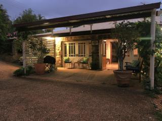 Lakefront Stone Cottage - Yungaburra - 5