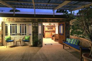 Lakefront Stone Cottage - Yungaburra - 8