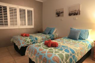 Lakefront Stone Cottage - Yungaburra - 2