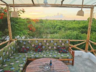 Cozy Bungalow - Garden, Terrace, Rooftop, Beach - Bwejuu - 0