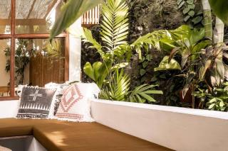 Rumah Mahira - Charming 1BR Home with Living Room and Full Kitchen, nestled in Quiet Uluwatu Jungle - Uluwatu - 3