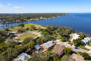 Villa Bella! Amazing pool home with cabana just minutes from downtown! - Bradenton - 7