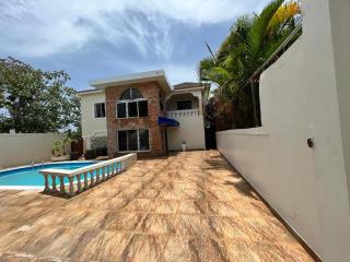 Casa Amplia con Piscina - San Felipe de Puerto Plata - 0
