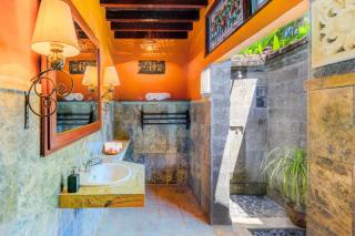 Jineng 5 BR Private Pool Villa w/ Stunning Garden - Ubud - 4