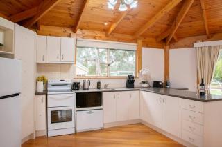 Secret Garden Cottage - Halls Gap - 9