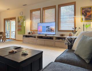 A quiet, stylish and cozy retreat. - Page - 4