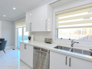Elegant Home in Mississauga - Mississauga - 2