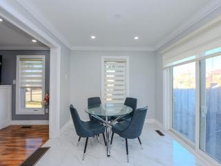 Elegant Home in Mississauga - Mississauga - 3