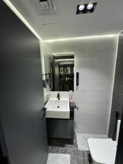Luxury 1bedrom Binghatti Avenue - Dubai - 3