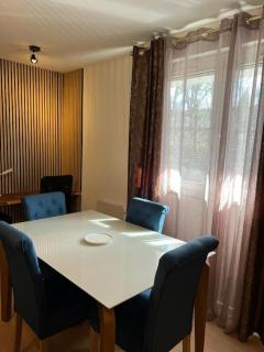 KB 50 - Hôpital Bicêtre - Metro 14 et 7 - Free Parking - Ascenseur - 5