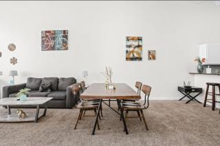 CozySuites - 2BR with Direct Skybridge Access #6 - 9