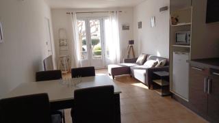 Appartement spacieux de plein pied avec 2 chambres, cuisine, salon, terrasse à 2 minutes de la plage - Gruissan - 9