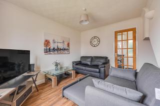 Immaculate Two Bedroom House with Parking - Bedford - 5