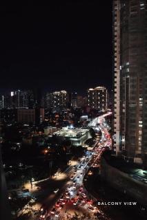 Bold & Cozy 1-Br in Uptown Parksuites BGC with Fast WiFi - Manila - 2