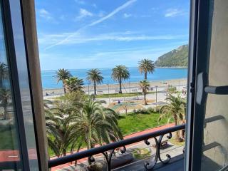 A window to the sea - Riva Trigoso - 1