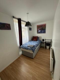 Four Bedroom House Near Tottenham Spurs Stadium - London - 2