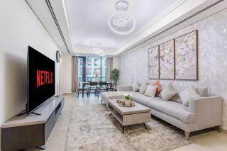 3 Bedroom Luxurious Lake View Apartment - Dubai - 8