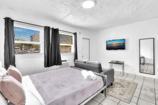 Executive Studio Hollywood Blvd & Near Beach - 7