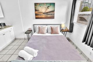 Executive Studio Hollywood Blvd & Near Beach - 2