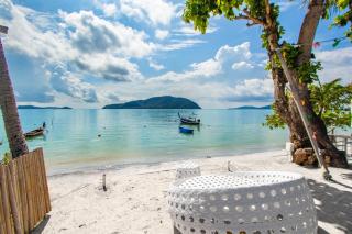【Beach Front】海景沙滩别墅,私人泳池,免费早餐,女佣每日清洁,生活方便交通便利 B - Phuket - 5