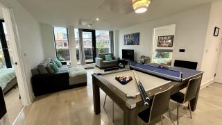 Lux Livin' Apartments - Luxury 2 Bed Apartment with Sky Garden - 7