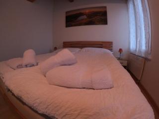 Fine&Pine Center Apartment - Matten - 4