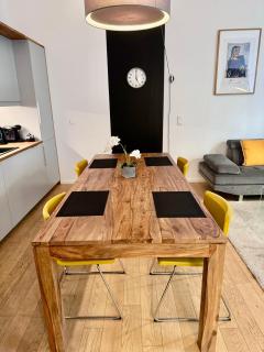 Vieil Antibes Apartment with AC 320m from Beach - Antibes - 0
