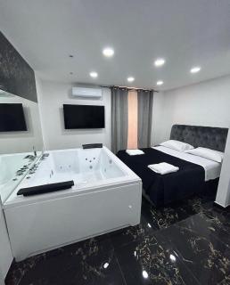 Valentino luxury suites - 8