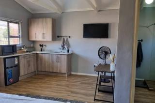 vanRens Accomodation - Dagbreek - 1