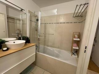 Elegant apartment near La Défense and Arena - 8