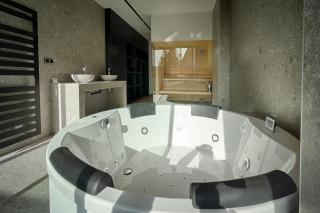 AGORA Tournai Wellness Suites 3 appartements touristiques sur la Grand-Place - Tournai - 4