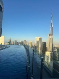 Paramount Tower -Rooftop infinty/Burj Khalifa view - Dubai - 4