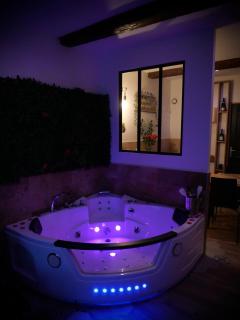 Maison Prestige Le Donjon des Plaisirs Jacuzzi - 6