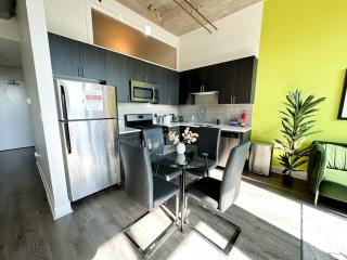 McCormick 2B-2Ba for up to 8 guests with Optional Parking and Gym access - Chicago - 9