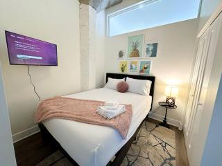 McCormick 2B-2Ba for up to 8 guests with Optional Parking and Gym access - Chicago - 7