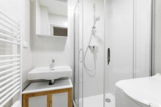 Quiet apartment with kitchen near the metro - Prague - 6