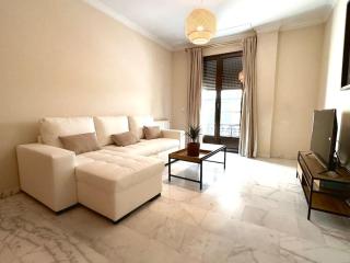 Apartamento en PLENO CENTRO con APARCAMIENTO opcional - Córdoba - 0