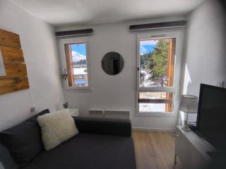 STUDIO COSY ISARD P2000 - 2